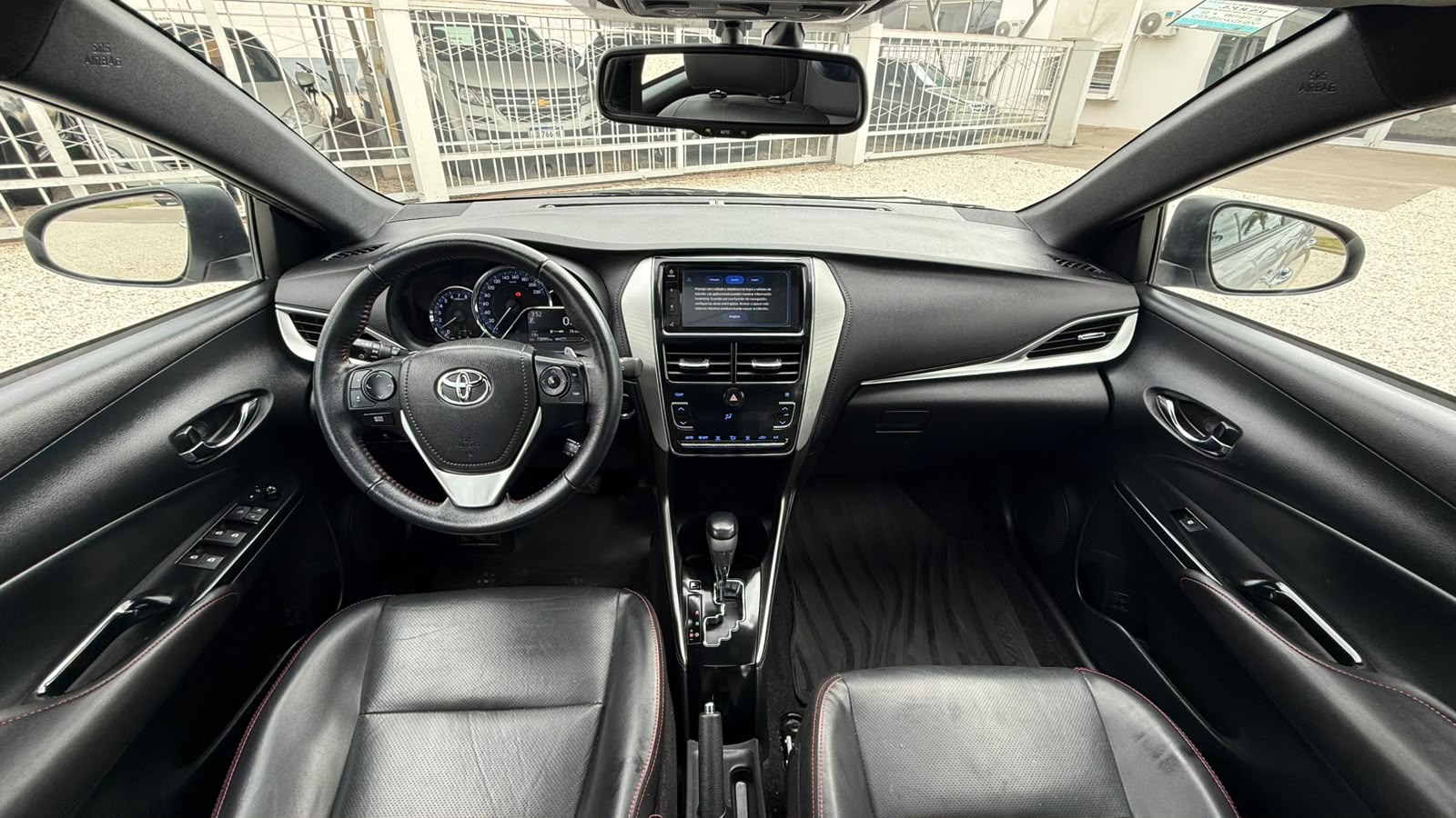 TOYOTA - YARIS  S  1.5  - AUTOMÁTICA  - 2019